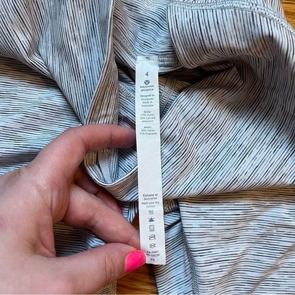 Lululemon Train Times Crop (17") Wee Are From Space Ice Grey Alpine White size 4 - Picture 6 of 8